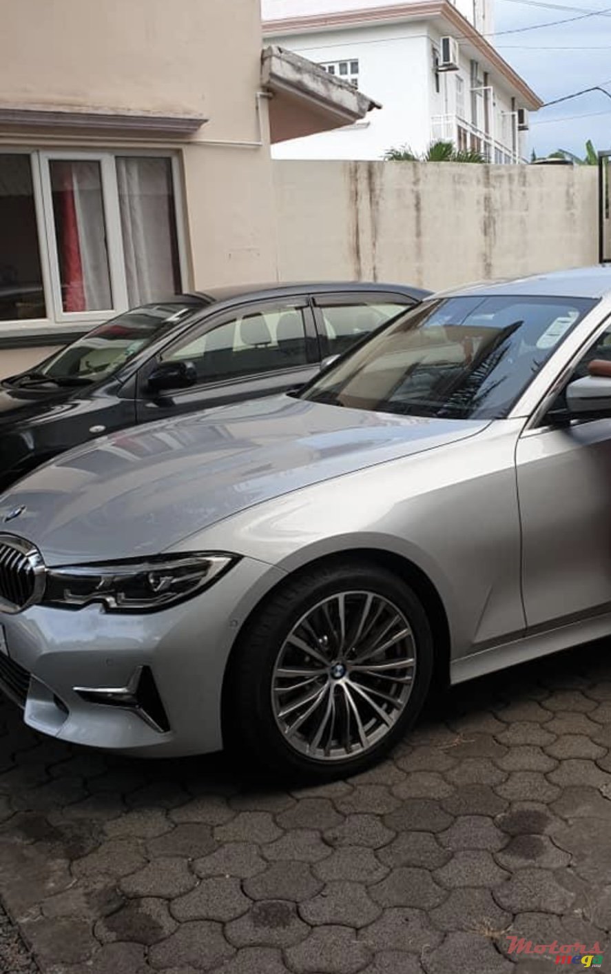 2020' BMW 3 Series Sedan photo #4
