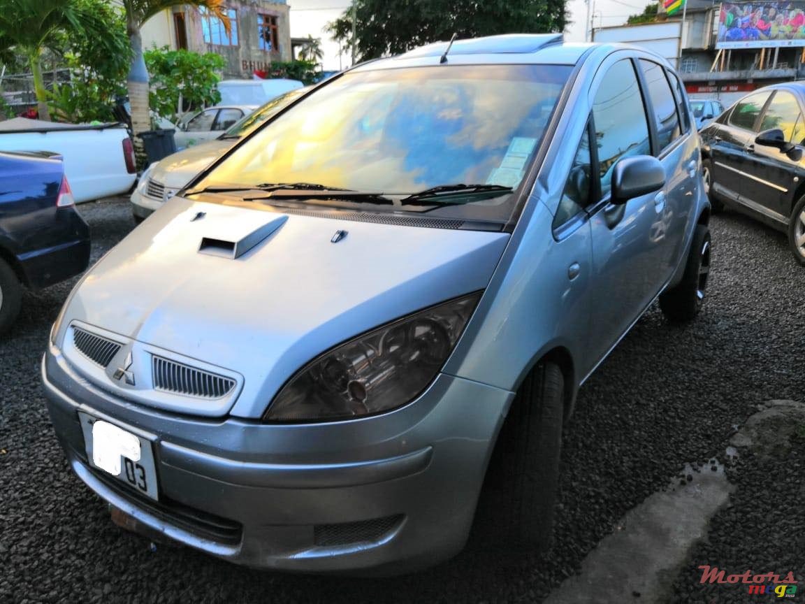 2003' Mitsubishi Colt photo #1
