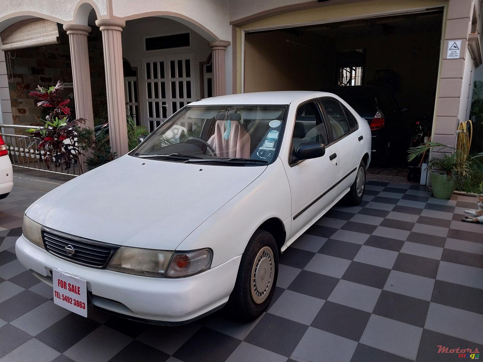 1995' Nissan Sunny photo #1