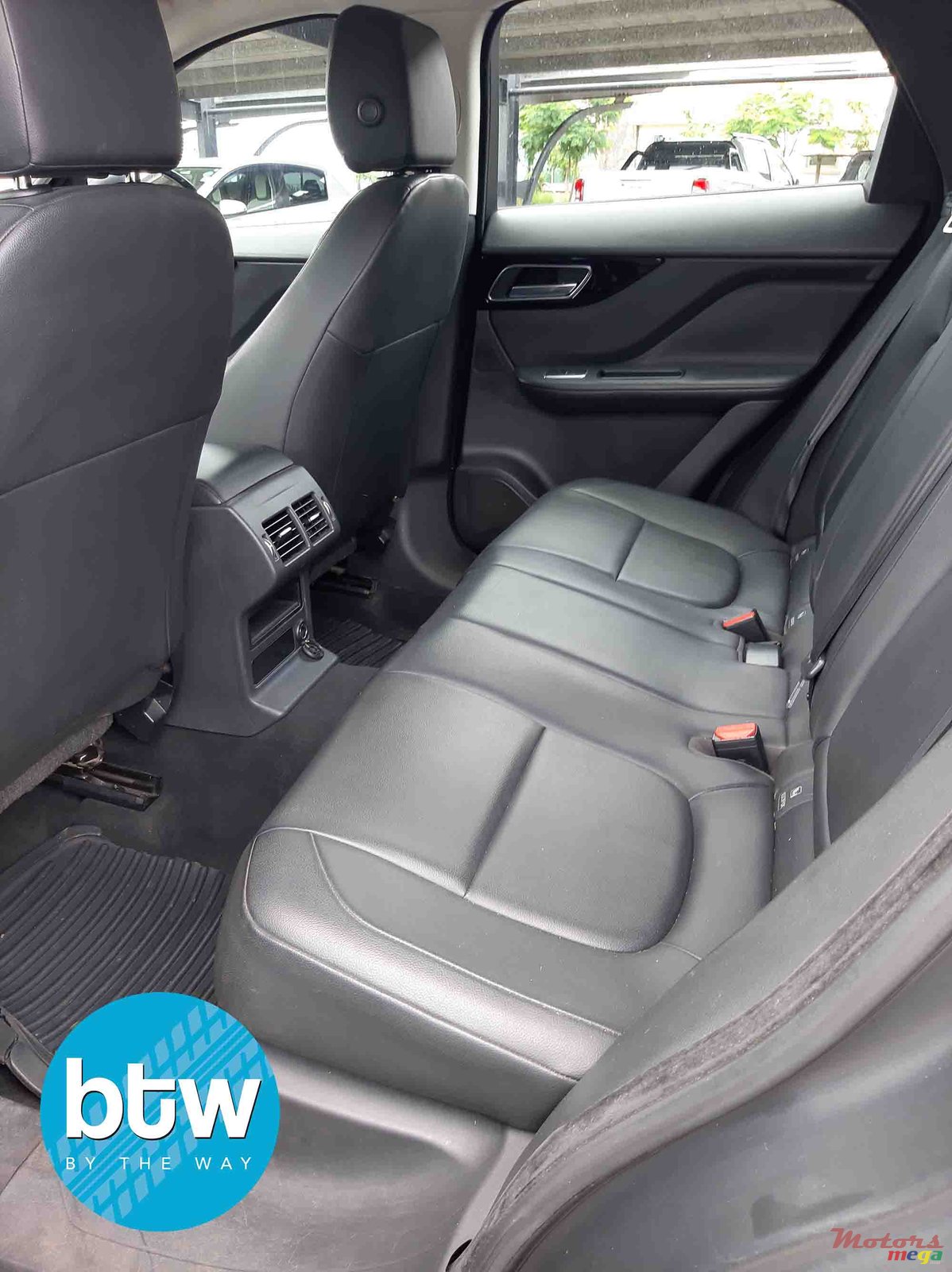 2017' Jaguar F-Type photo #4