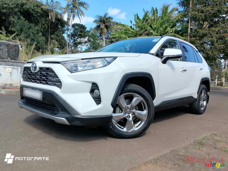 2020' Toyota RAV4 2.0 photo #2