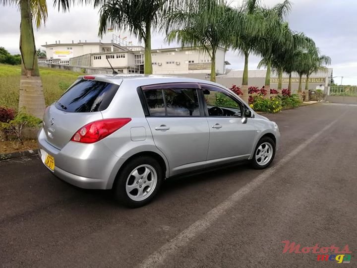 2007' Nissan Tiida Hatchback photo #2