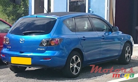 2005' Mazda 3 Hatchback photo #1