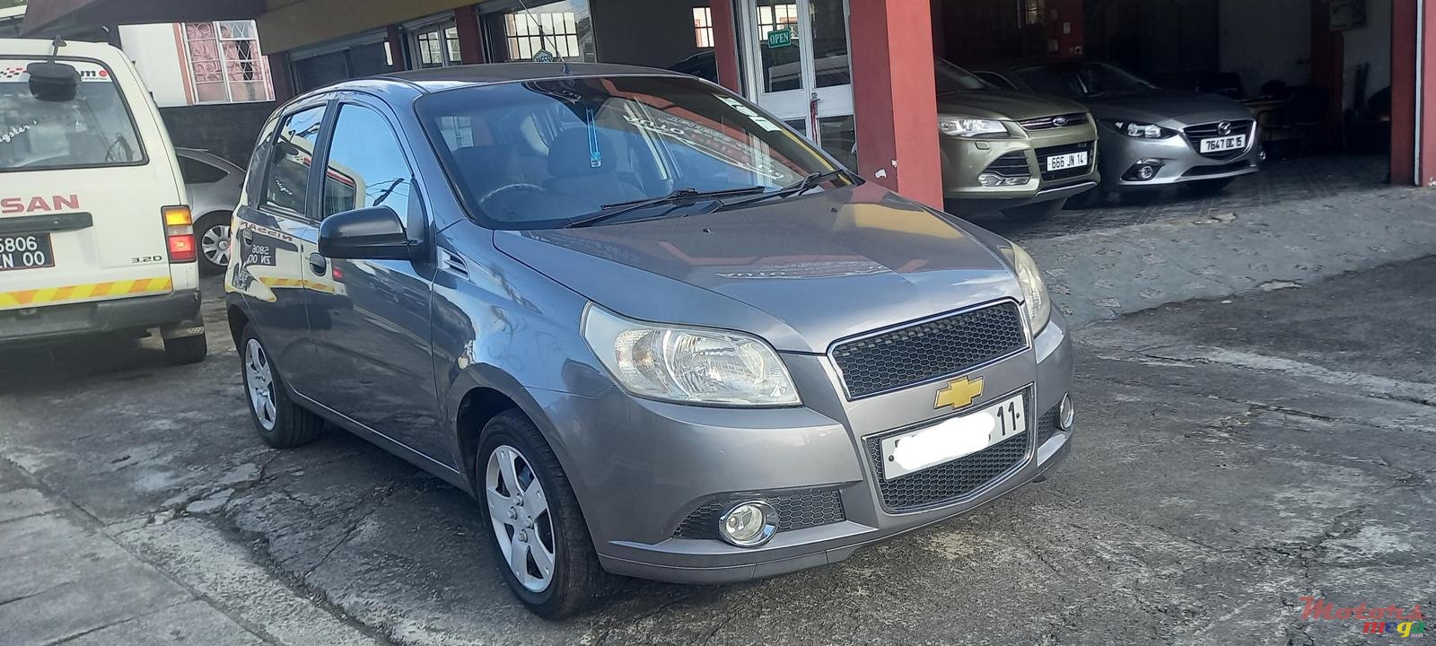2011' Chevrolet Aveo photo #2