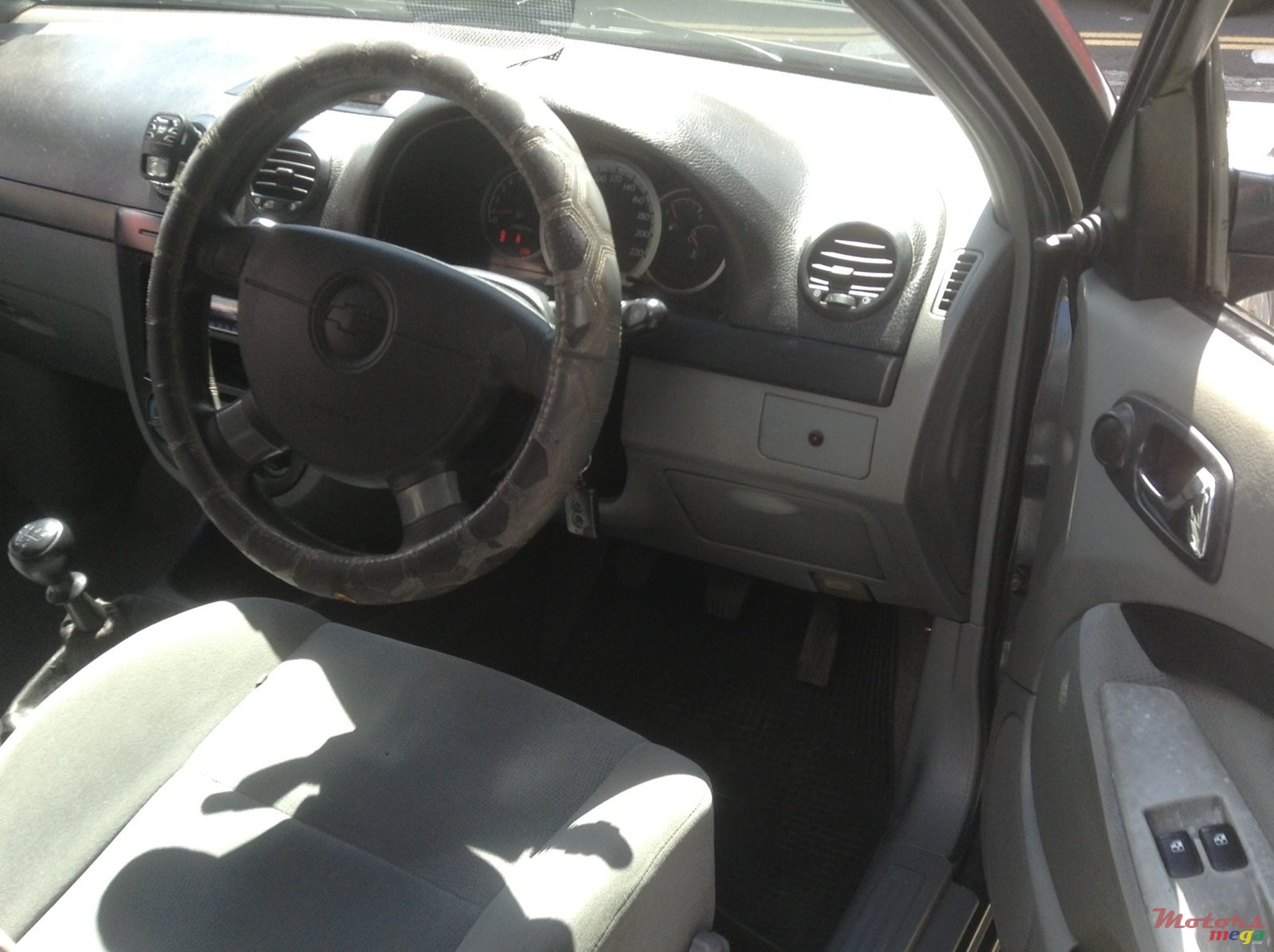 2005' Chevrolet Optra photo #4