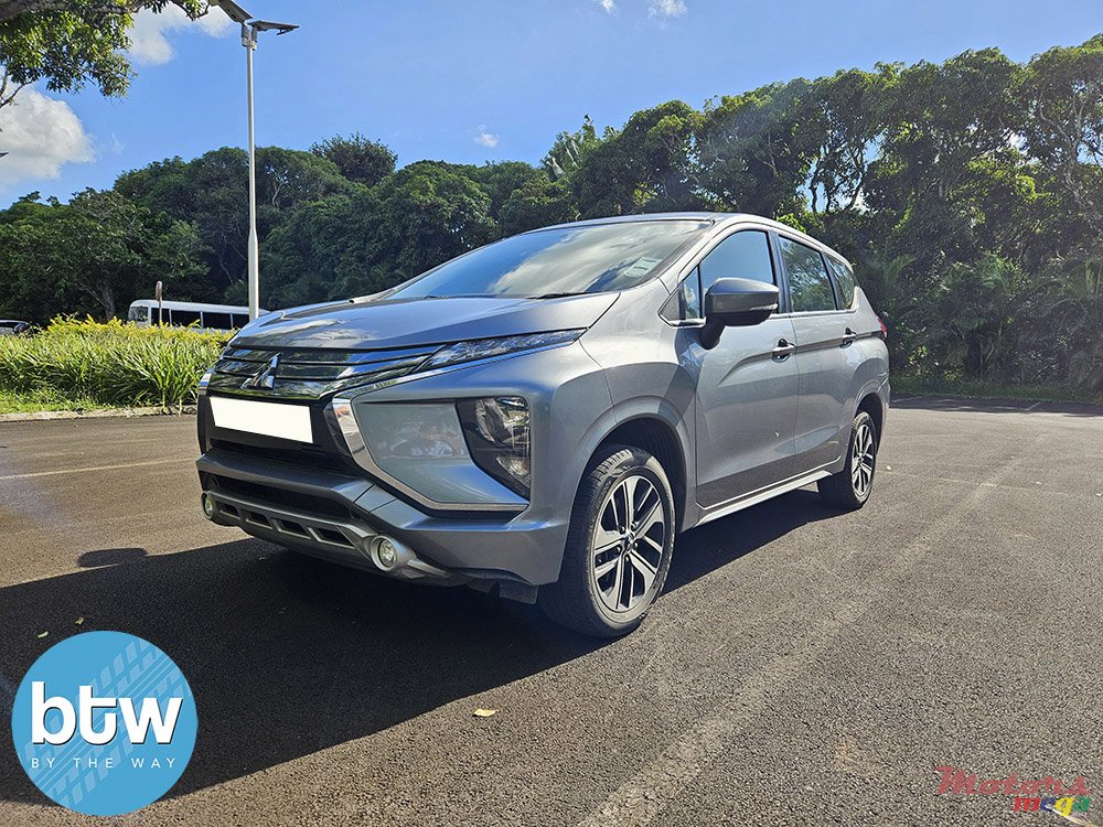 2020' Mitsubishi Xpander photo #2