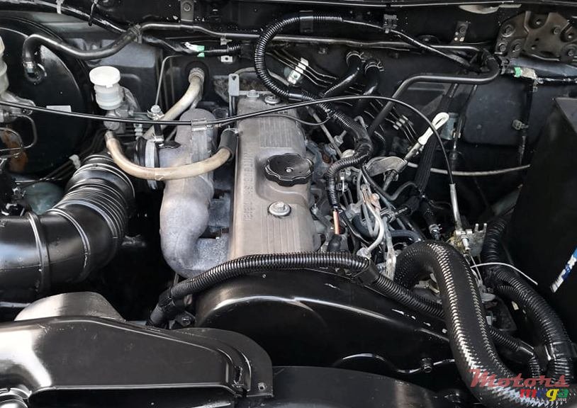 2008' Mitsubishi photo #2