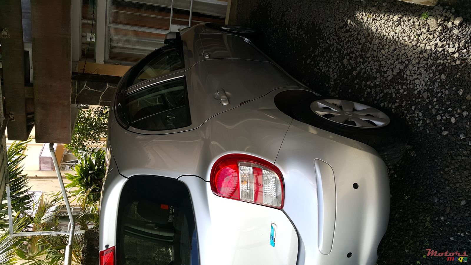 2011' Nissan March photo #7