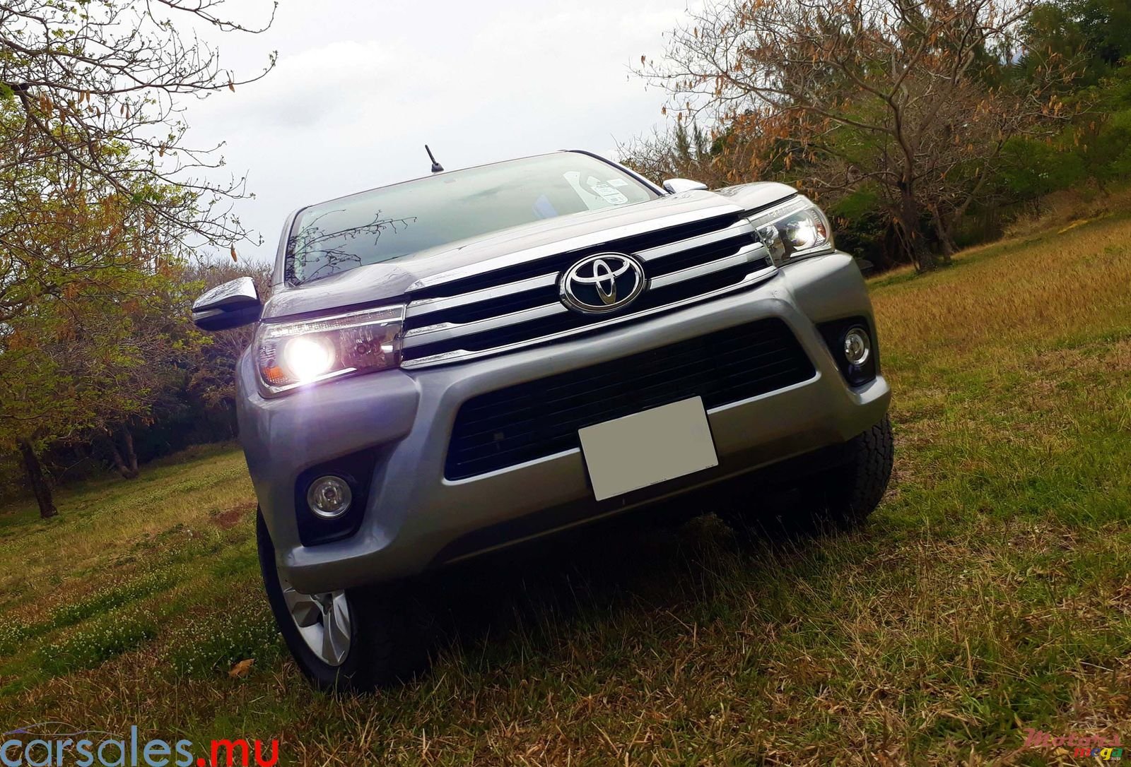 2016' Toyota Hilux 2.8 Revo 4x4 photo #2