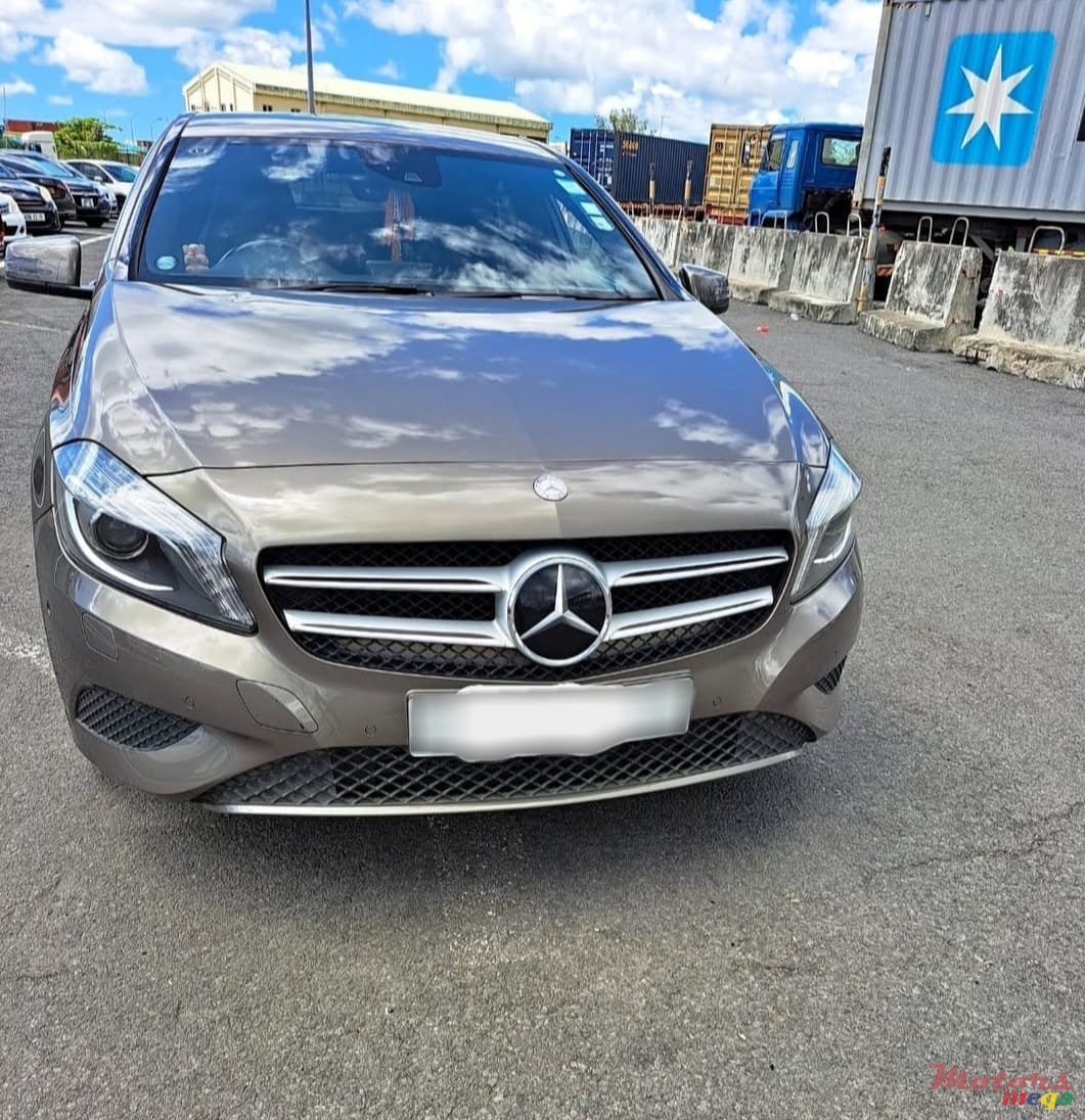 2014' Mercedes-Benz A 180 photo #1