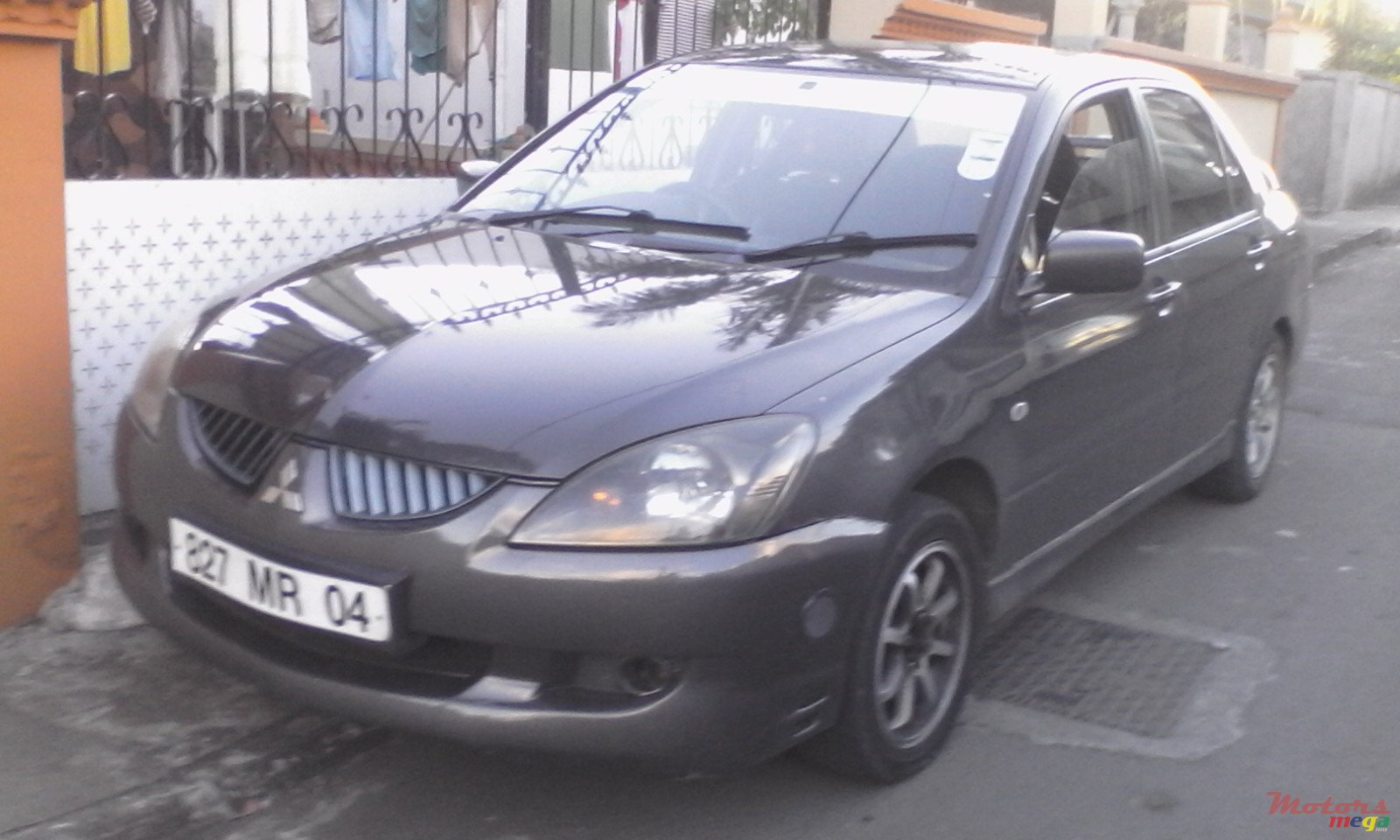 2004' Mitsubishi Lancer photo #1
