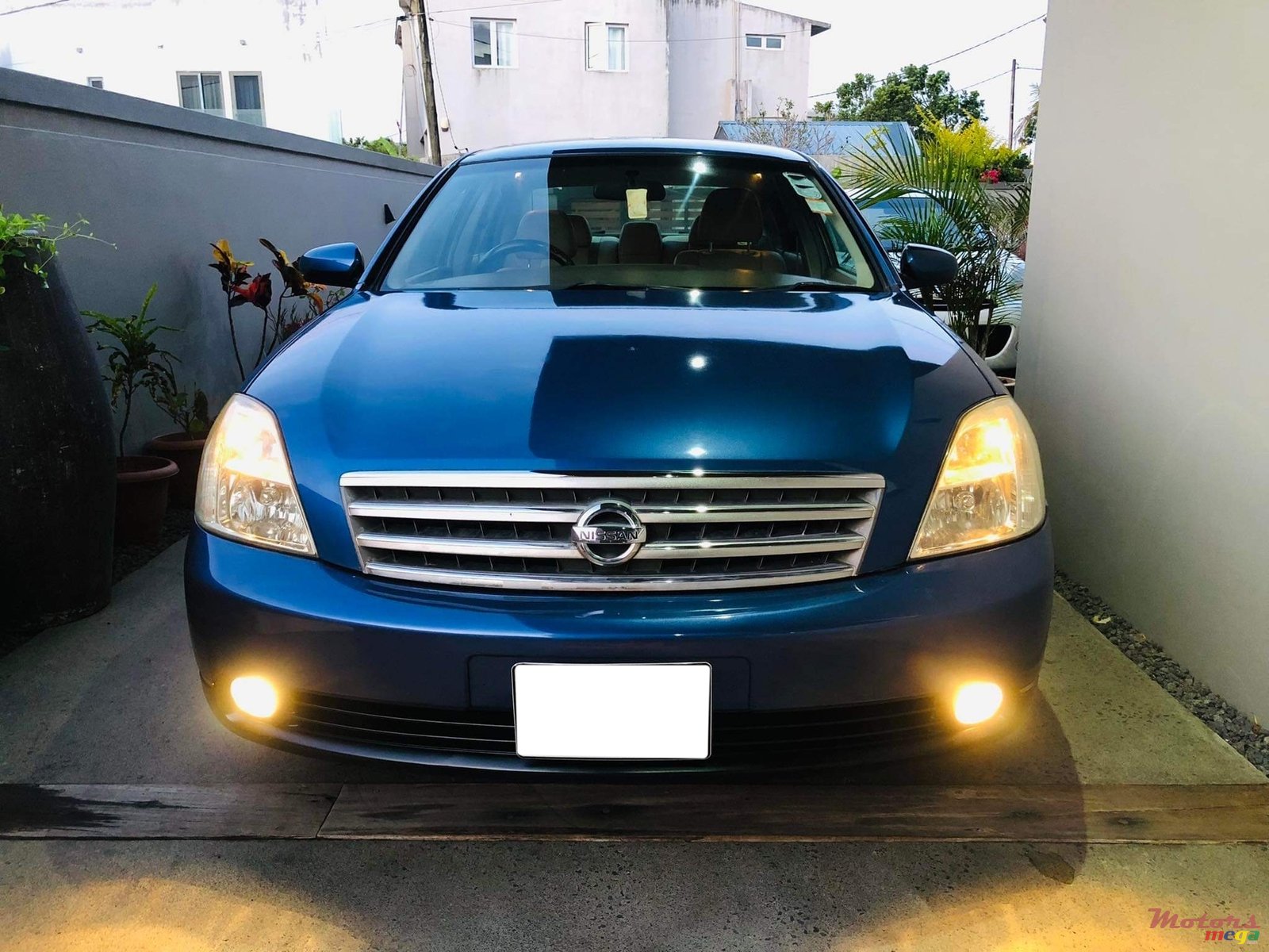 2004' Nissan Cefiro photo #2