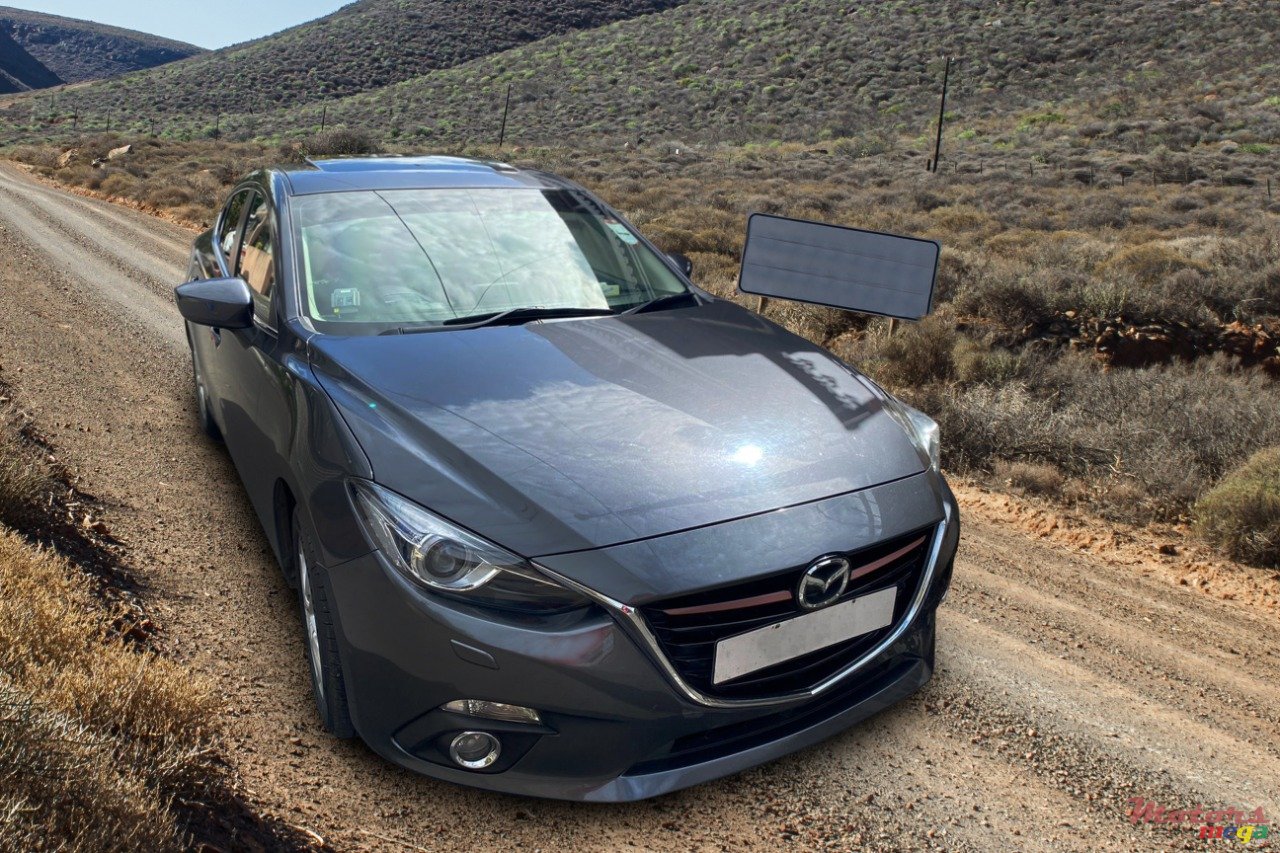 2015' Mazda 3 photo #6