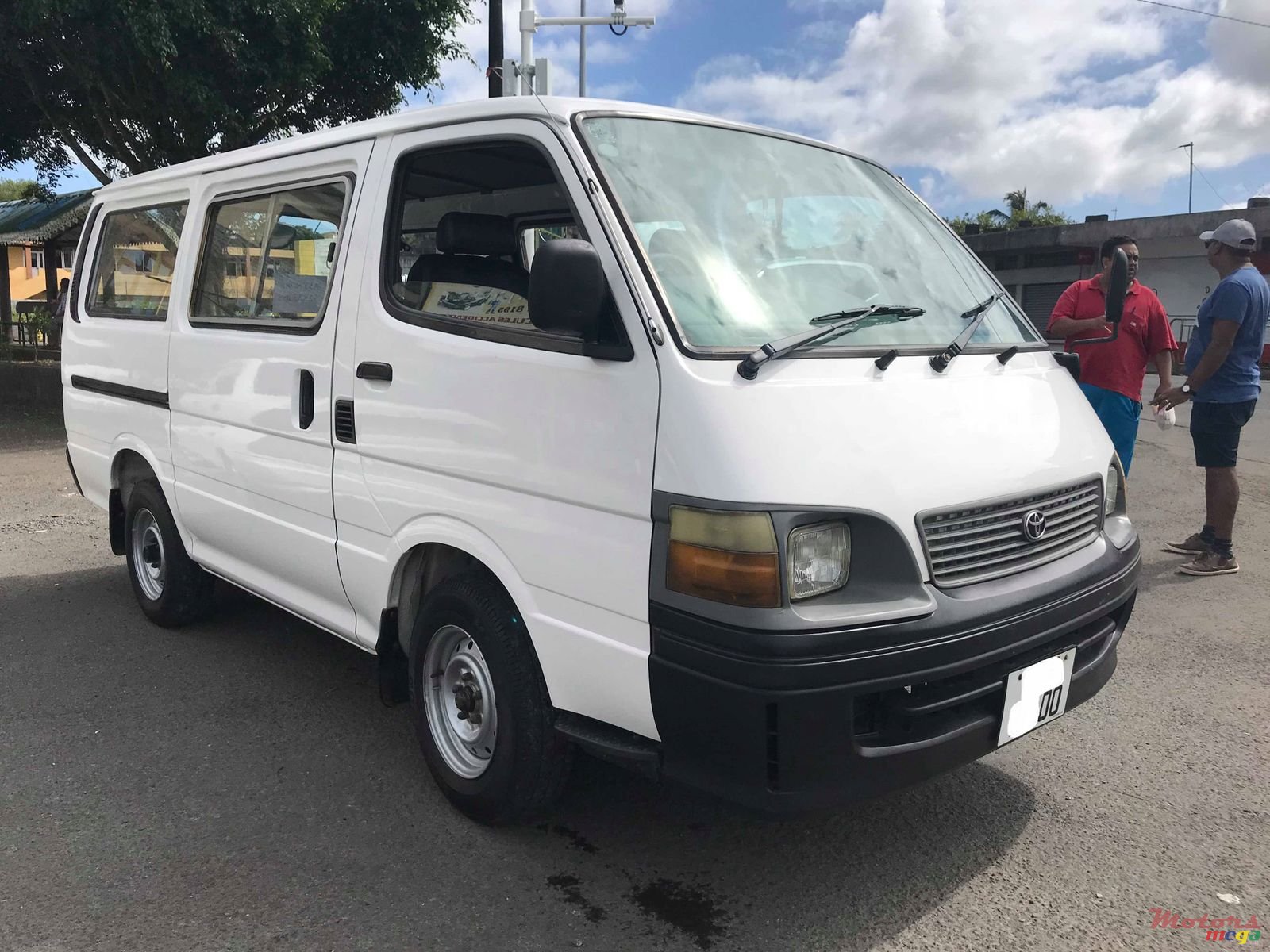 2000' Toyota Hiace photo #1