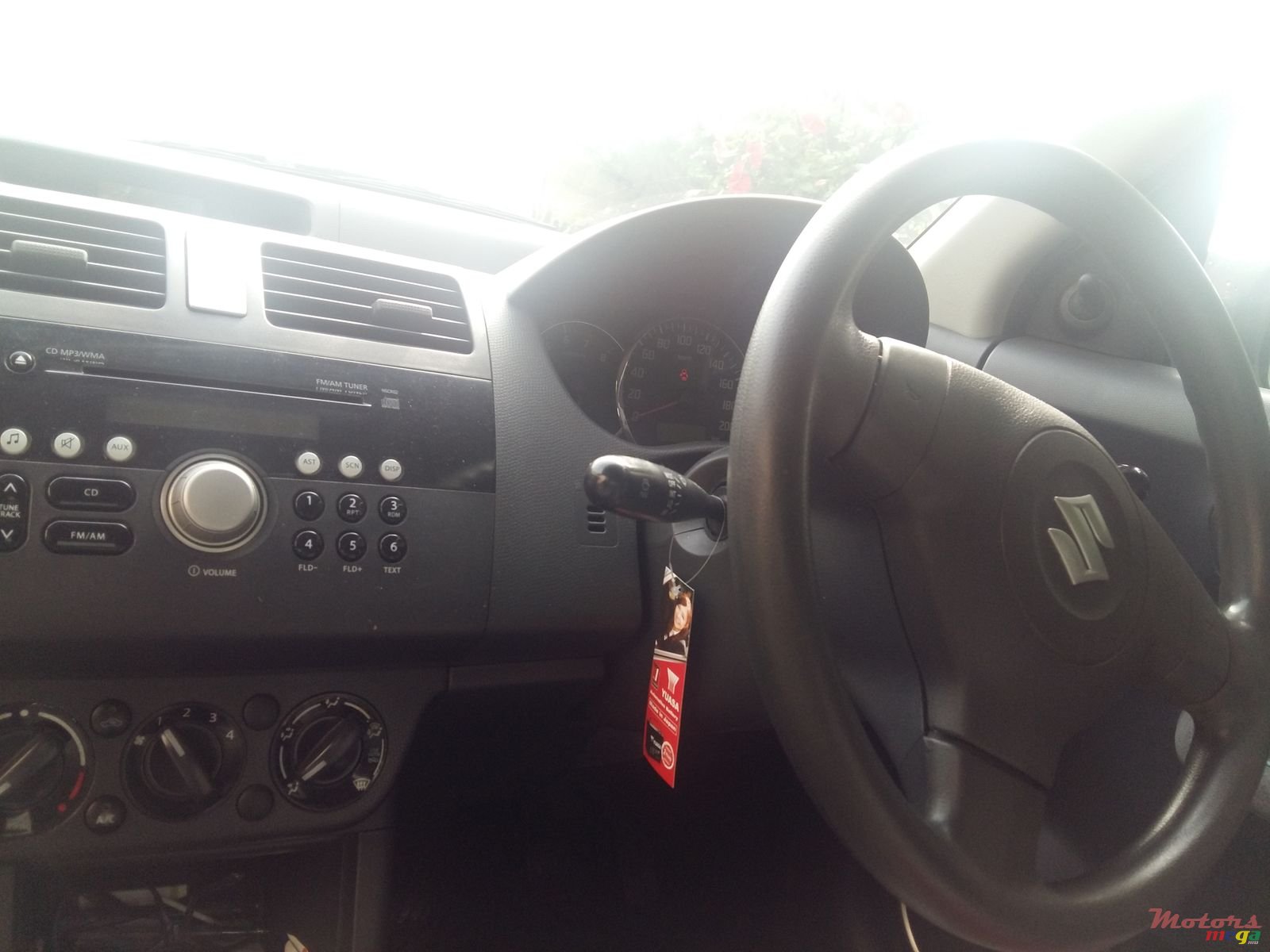 2012' Suzuki Swift photo #3