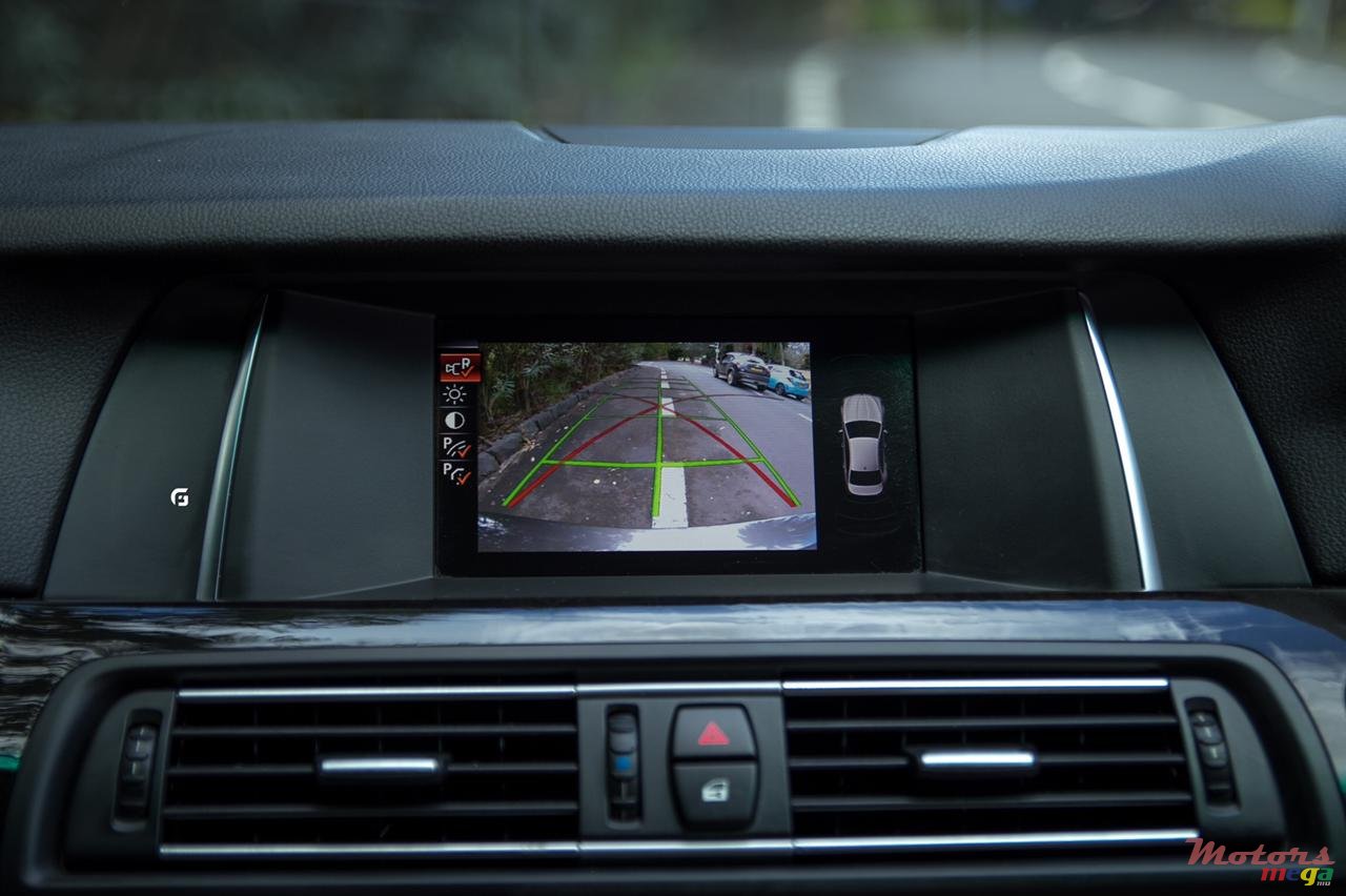 2017' BMW 5 Series photo #5