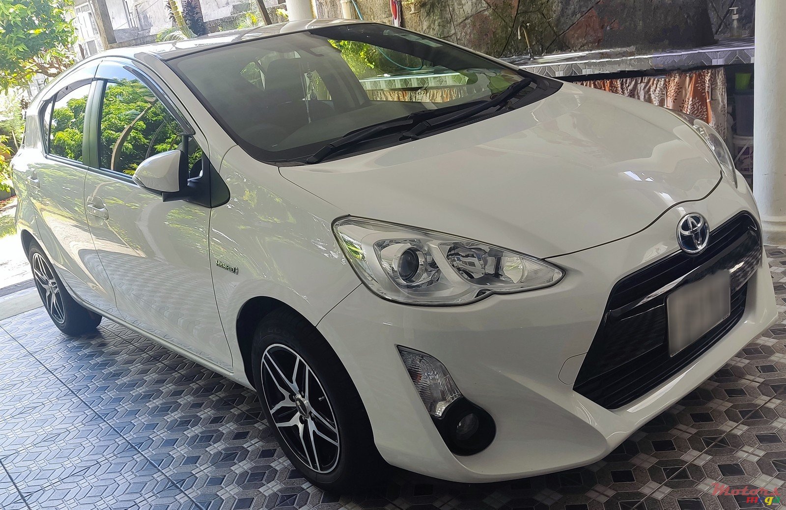 2016' Toyota Aqua photo #4