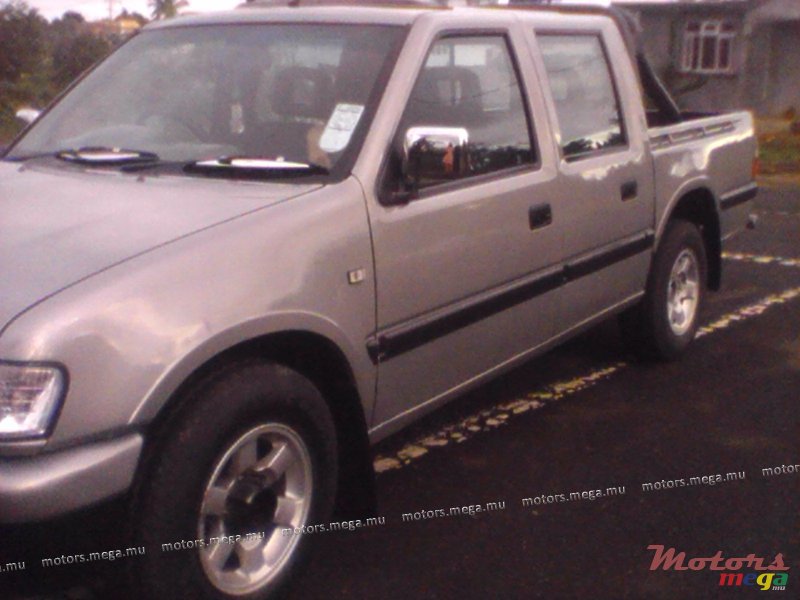 2003' Isuzu turbo photo #1