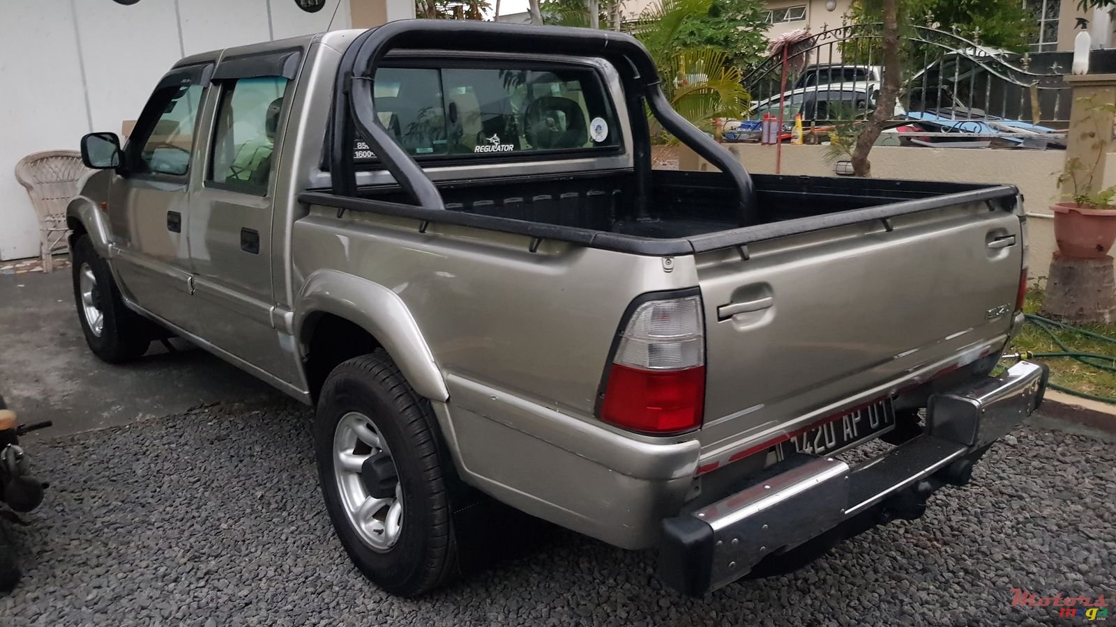 2001' Isuzu KB Series photo #1