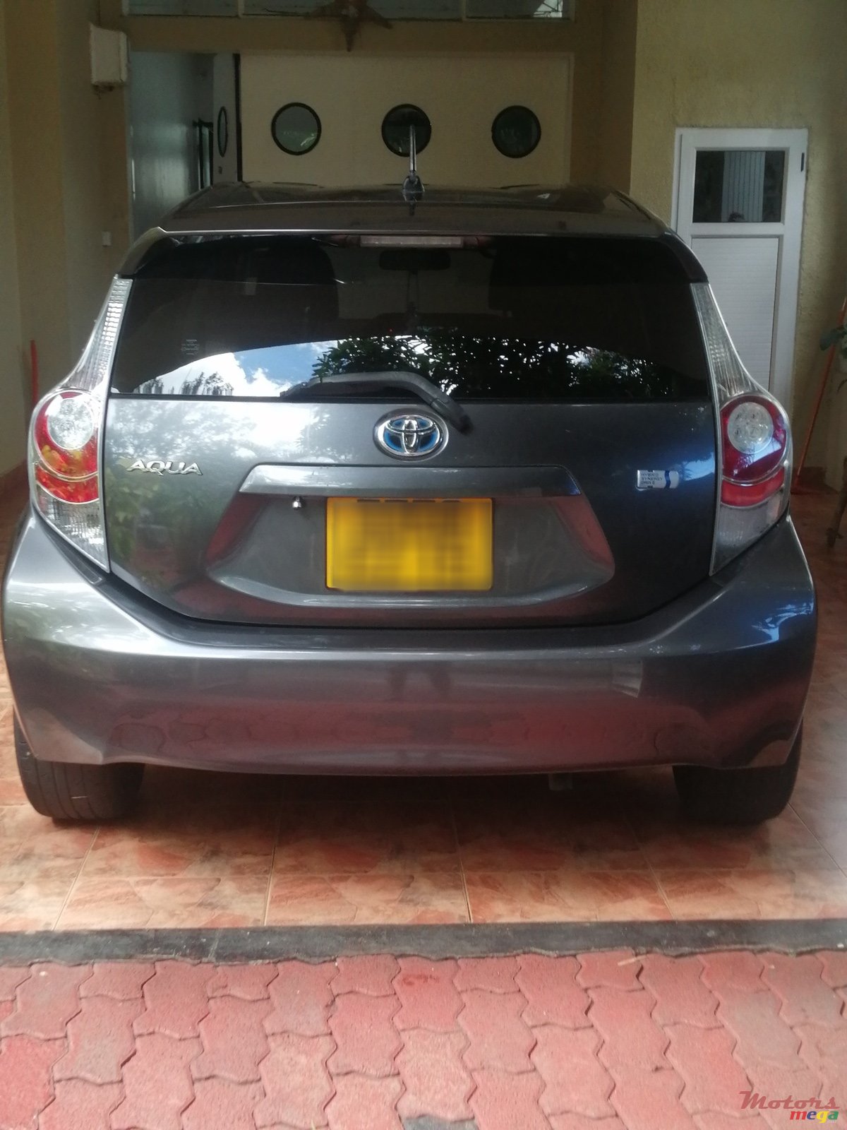 2015' Toyota Aqua photo #3