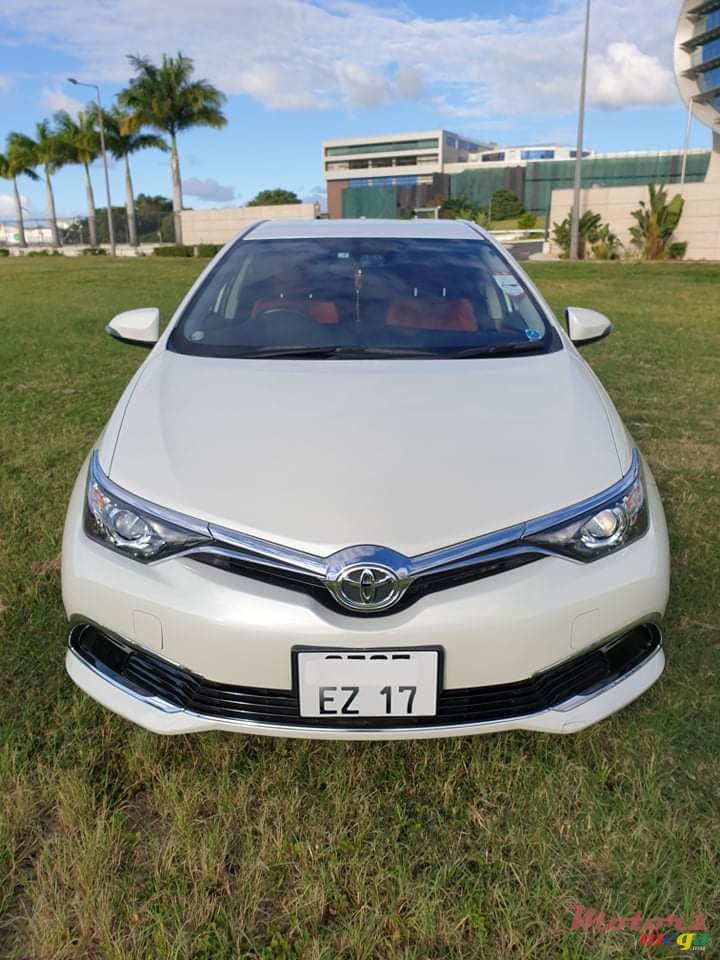 2017' Toyota Auris photo #4