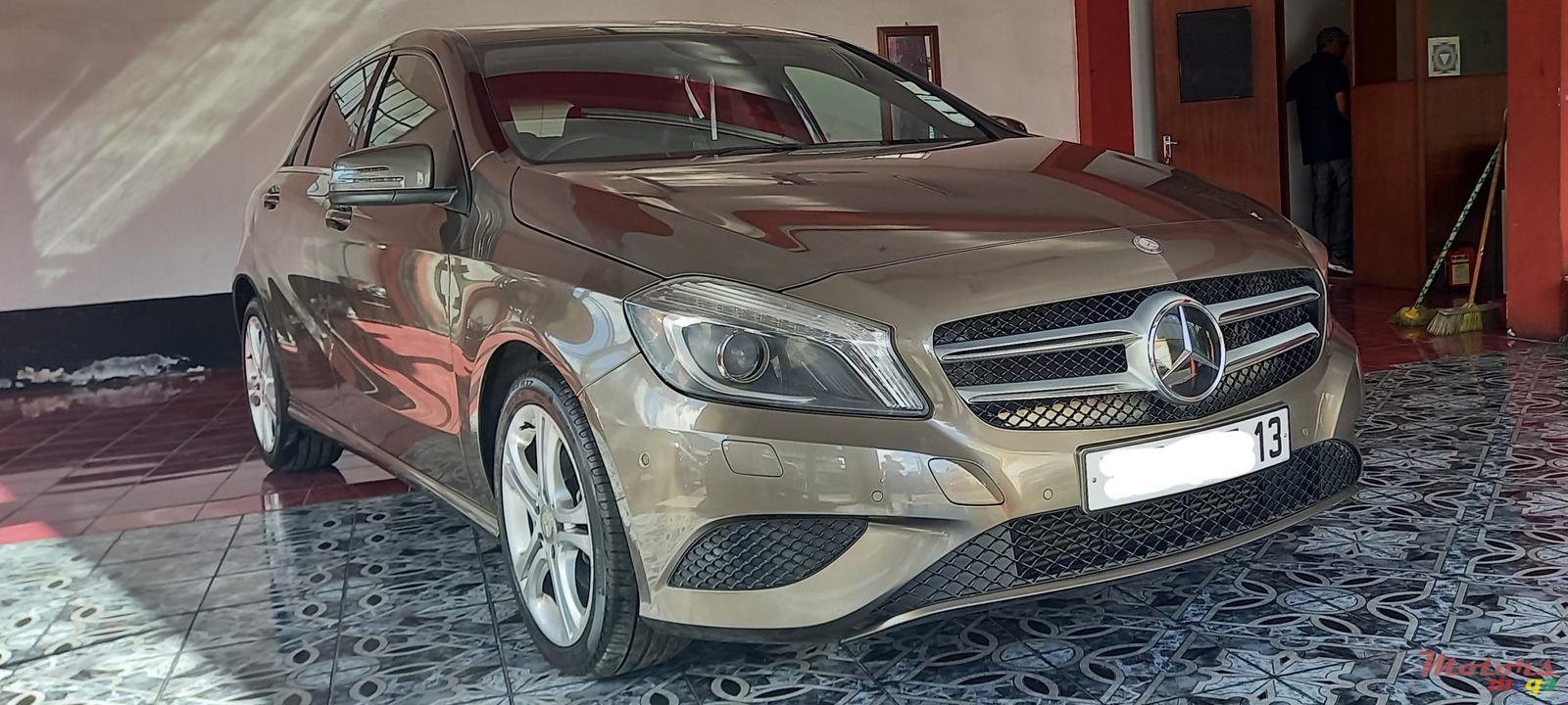 2013' Mercedes-Benz A 180 photo #2