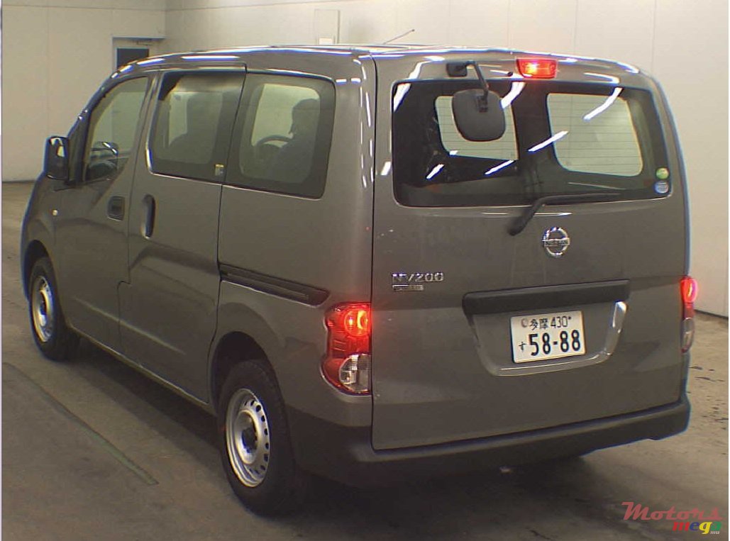 2012' Nissan NV photo #2