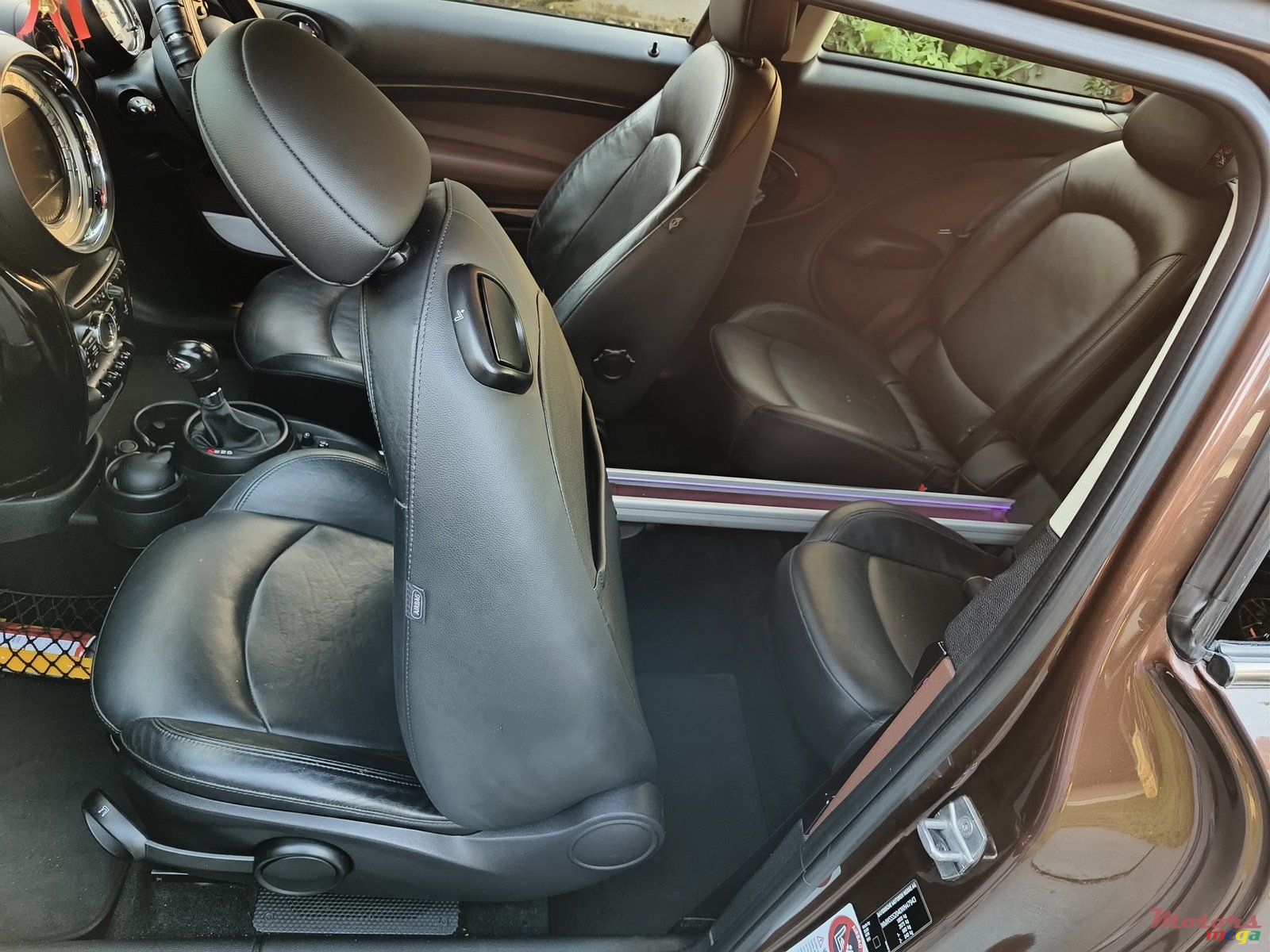 2013' MINI Cooper S photo #6