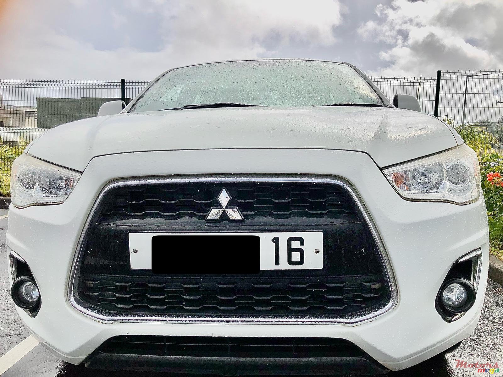 2016' Mitsubishi ASX photo #2