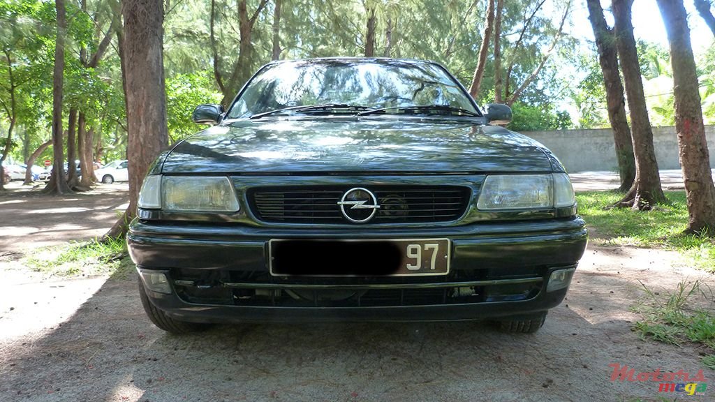 1997' Opel Astra F photo #1