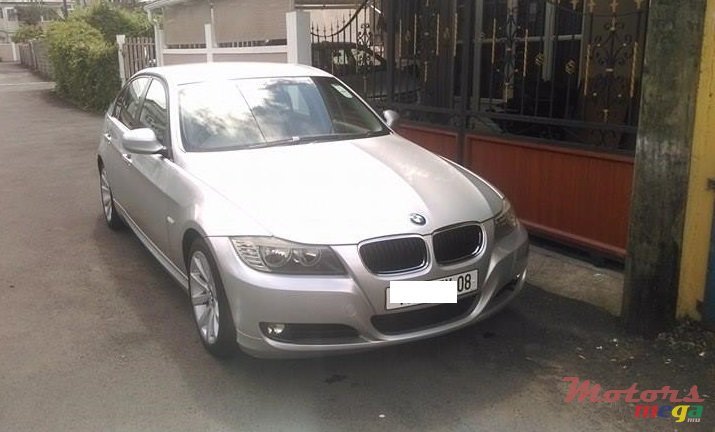 2008' BMW 318i photo #1