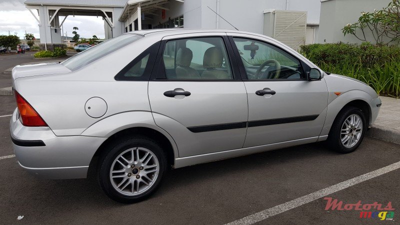 2004' Ford Focus photo #5