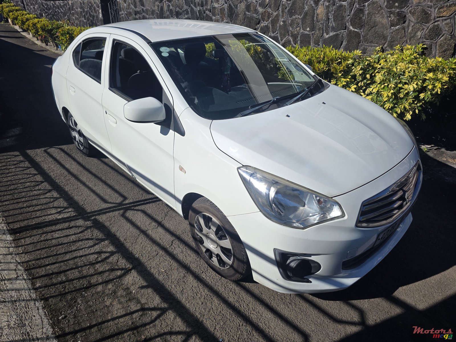 2014' Mitsubishi Attrage photo #2