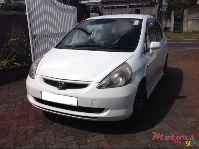 2006' Honda Fit photo #1