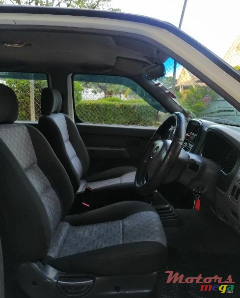 2012' Nissan photo #5