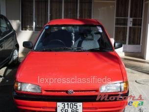 1995' Mazda 323 photo #1