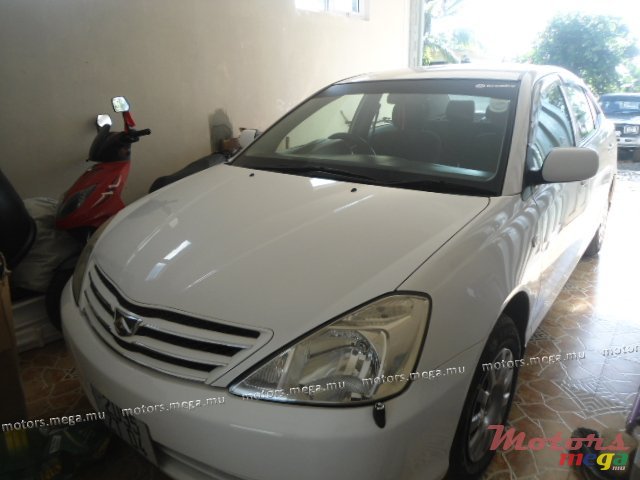 2004' Toyota alion photo #1