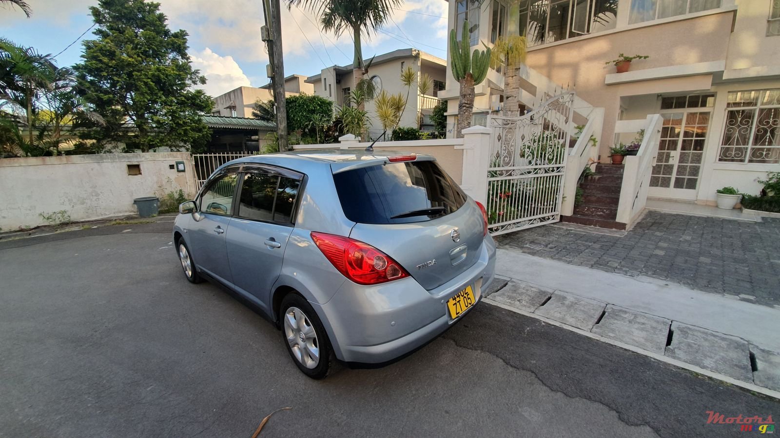 2005' Nissan Tiida photo #5