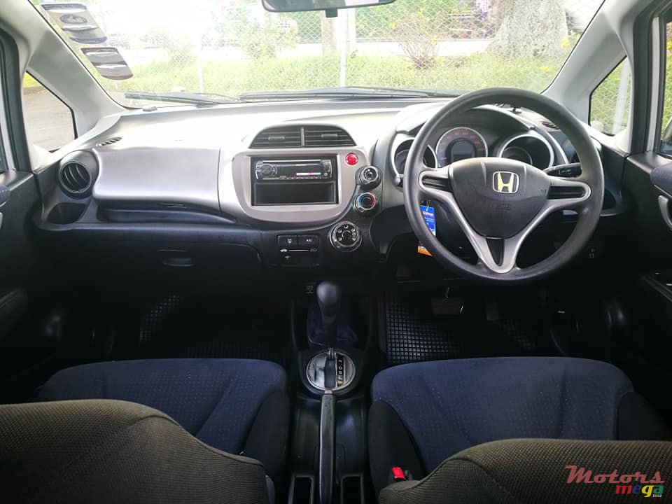 2010' Honda Fit photo #5