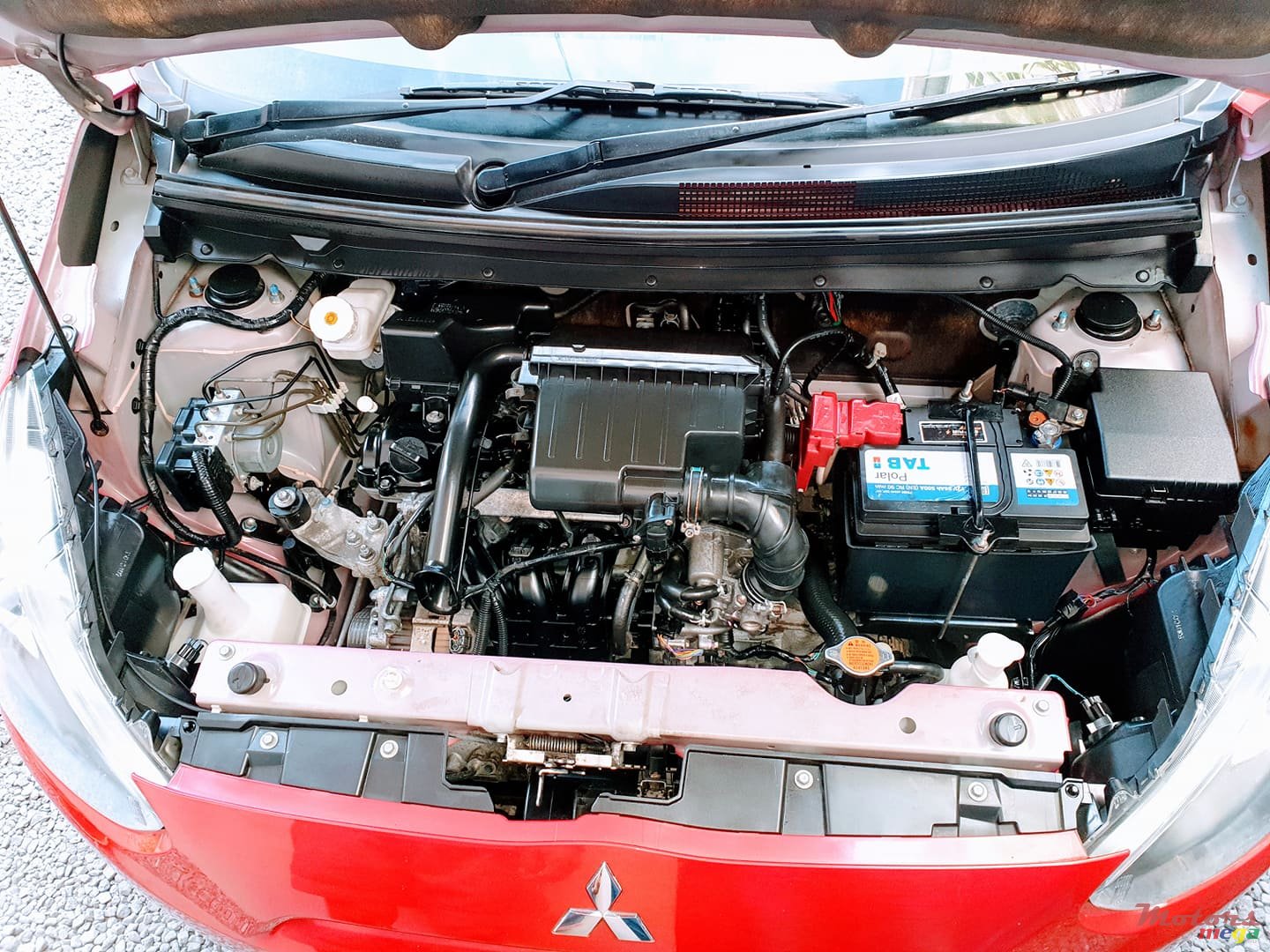 2013' Mitsubishi Mirage photo #3