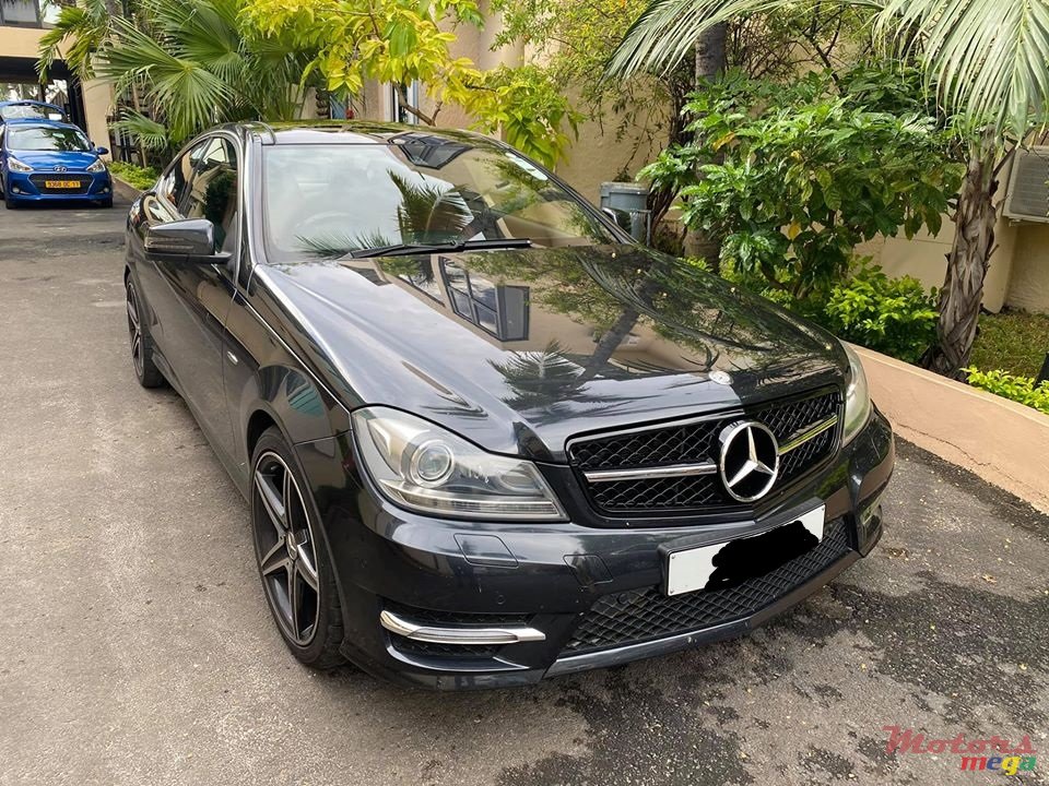 2016' Mercedes-Benz C-Class C250 photo #1