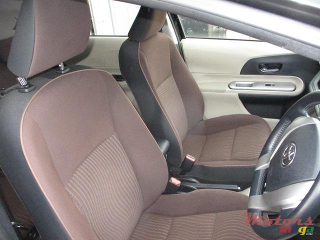 2014' Toyota Aqua photo #1