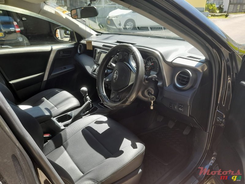 2016' Toyota RAV4 None photo #4