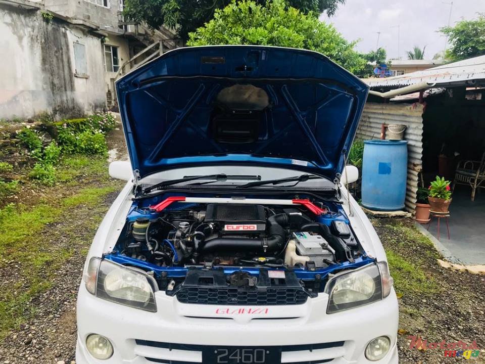 1998' Toyota Starlet Glanza photo #2