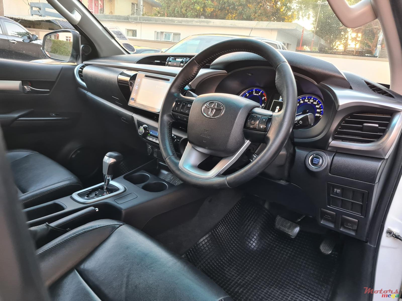 2016' Toyota Raider 3.0 automatic photo #5