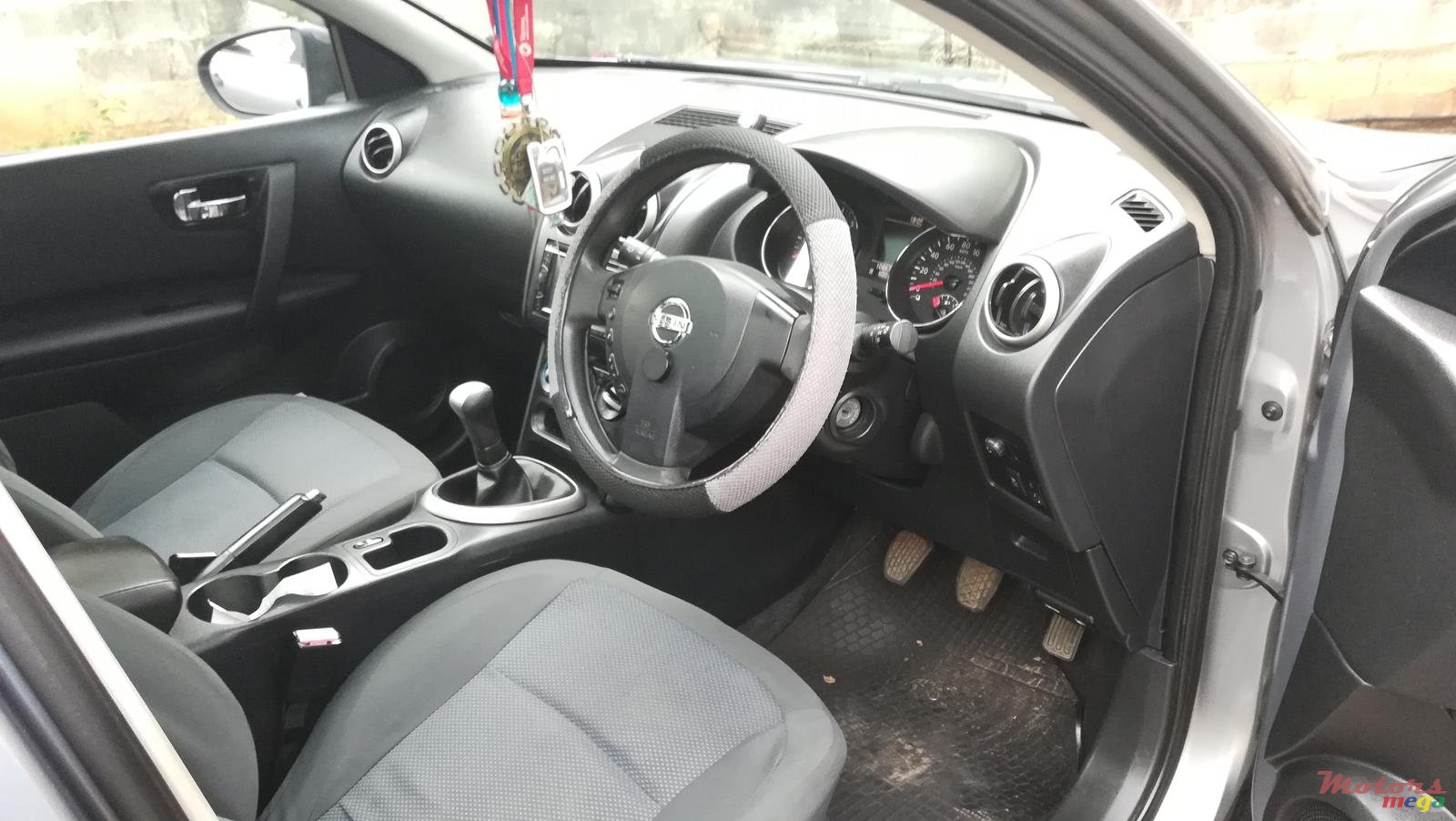 2011' Nissan Qashqai+2 photo #3