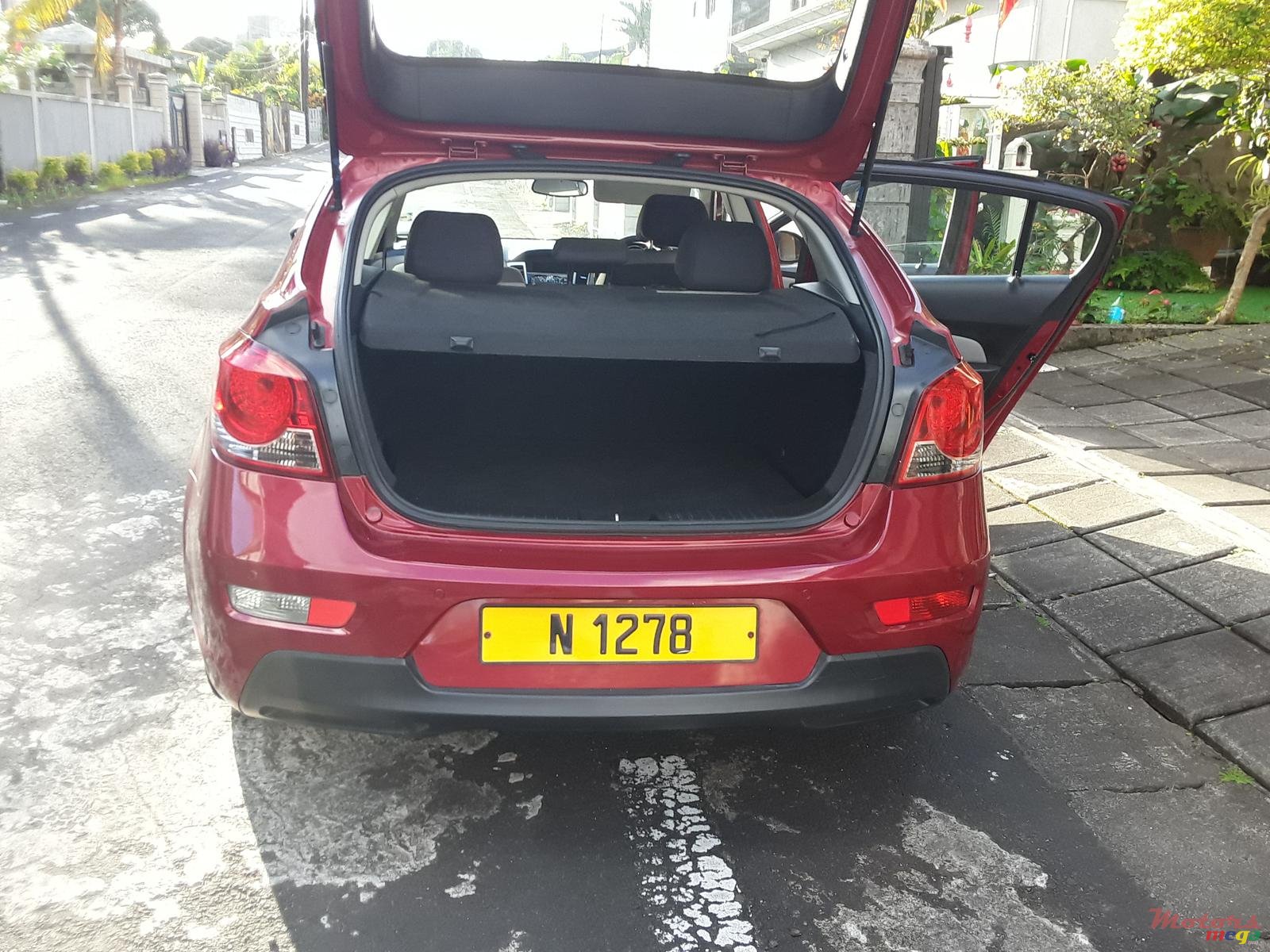 2013' Chevrolet Cruze photo #3