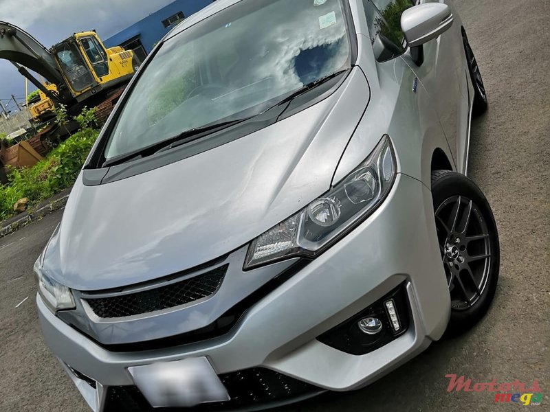 2015' Honda Fit Hybrid L package photo #1