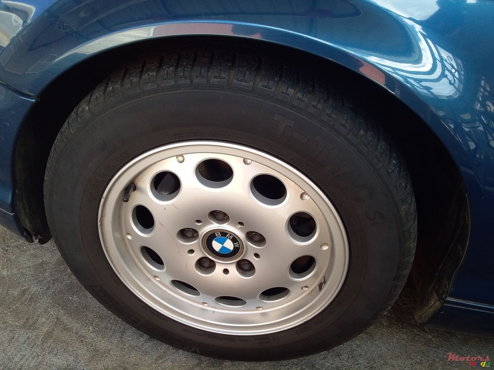 2001' BMW 3 Series E46 2000-2005 photo #2