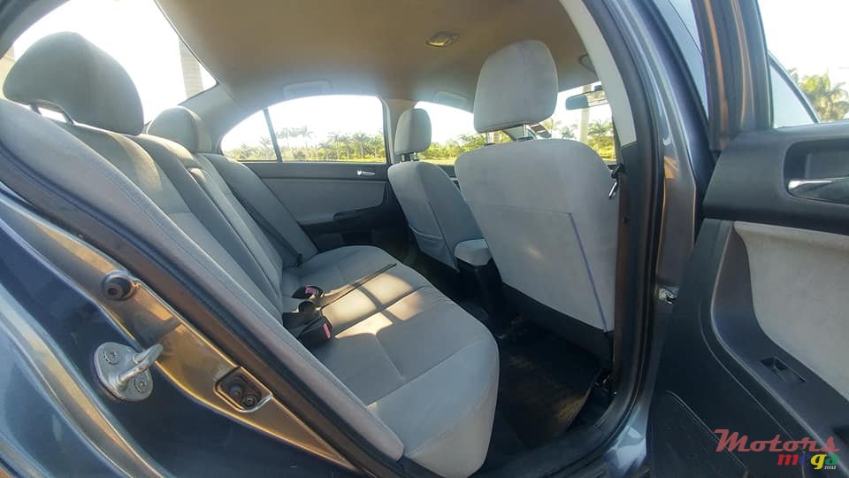 2010' Mitsubishi Lancer EX photo #6